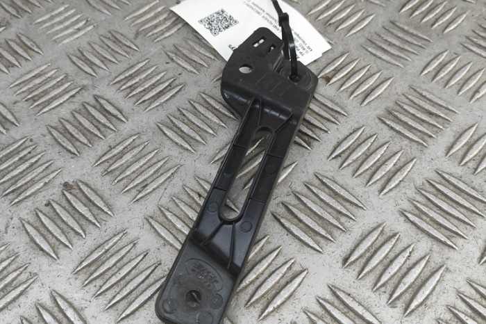 Suport aripa dreapta față LAND ROVER DISCOVERY V L462 2019 OEM: CPLA-16290-AD 31319198