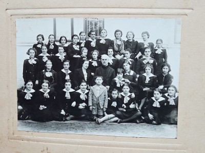 Fotografie eleve de la pension, 1939 foto