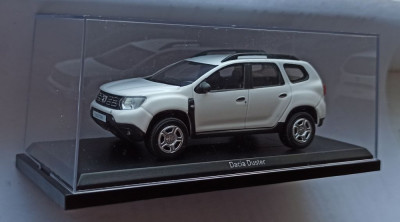 Macheta Dacia Duster 2 2018 alb - Norev 1/43 foto