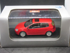 Macheta Volkswagen Golf V Schuco 1:43 foto