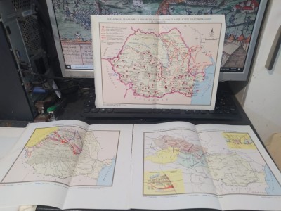 Set de hărți istorice ale Rom&amp;acirc;niei, 23 de hărți, circa 1985, 013 foto