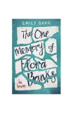 The One Memory of Flora Banks : A Zoella Book Club 2017 novel - Paperback brosat - *** - Penguin Books