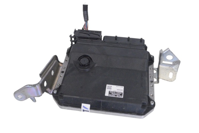 Unitate de control motor TOYOTA PRIUS _W3_ 2015 OEM: 89661-47540,275600-0021 | 21481998