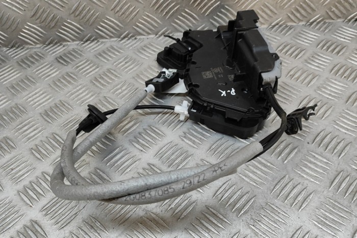 &Icirc;ncuietoare ușă st&acirc;nga față VW TAIGO CS1 2023 OEM: 5TC837015D 30083026