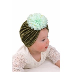 Caciulita verde tip turban din catifea cu floare aplicata (Marime Disponibila: