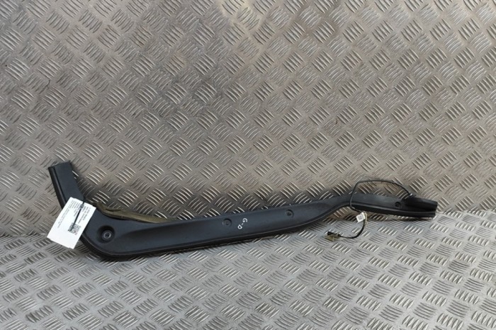 Ornament picurator haion dreapta MASERATI LEVANTE SUV M161 2016 OEM: 670042775,670042062 30768361