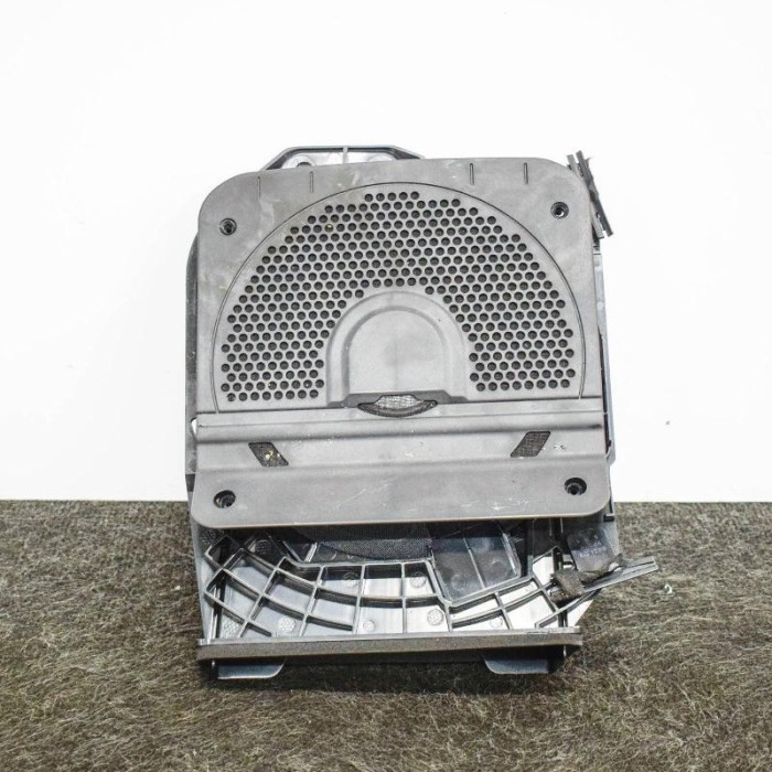 Subwoofer BMW 4 Coupe F32, F82 2013 OEM: 9210148 3586337