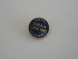 QW9 J 18 - Insigna - tematica invatamant - revedere promotie 1976 - Sinaia, Romania de la 1950