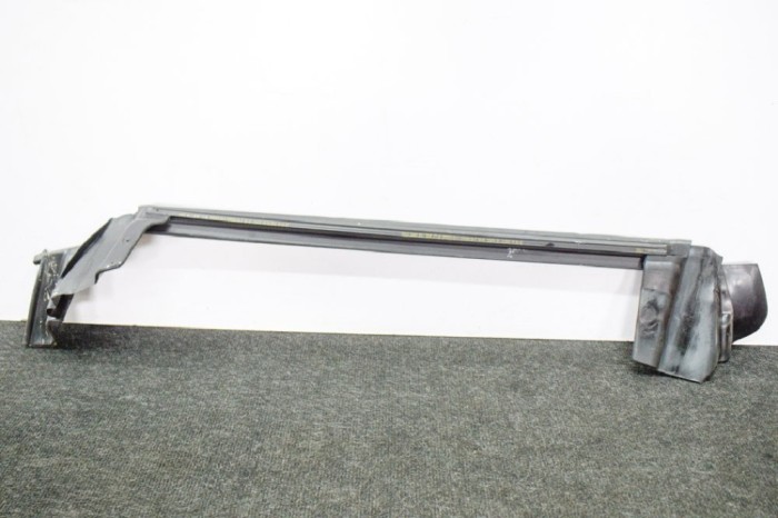 Chedar geam ușă dreapta spate TESLA MODEL 3 2018 OEM: 1090504-00-F,1090503-00-F 11374046