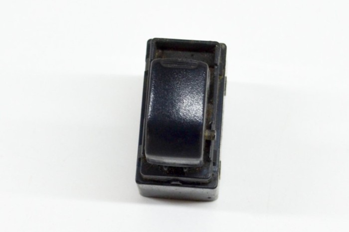 Buton geam ușă dreapta față CHEVROLET SPARK M300 2011 OEM: 202008913 14325467
