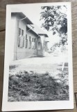 CPISTR11 Fotografie veche perioada interbelica cladire publica scoala primarie romaneasca arhitectura regionala poza colectie
