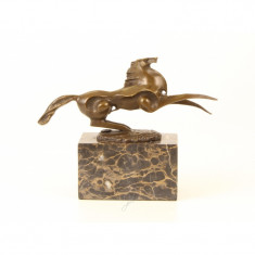 Cal- statueta din bronz pe un soclu din marmura SL-54 foto