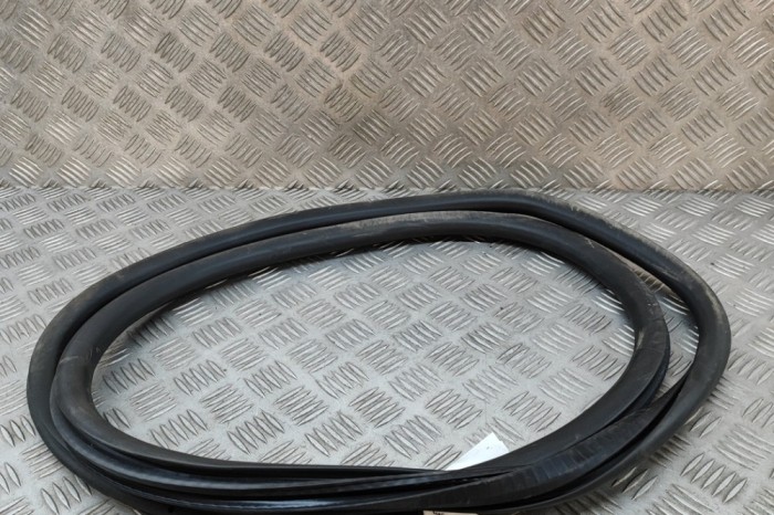 Garnitura ușă st&acirc;nga spate OPEL CORSA F 2023 OEM: 9829331980 | 28596553
