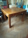 Masa extensibila din lemn masiv furniruit, pentru 8-10 persoane, anii 1930, stare buna