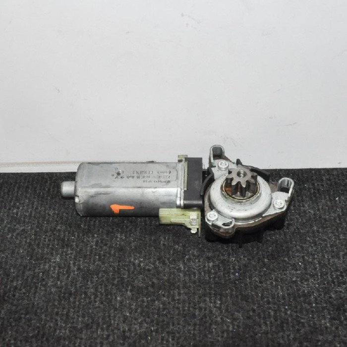 nerasta MERCEDES-BENZ E W211 2005 OEM: 039020300282041898-4 2622876