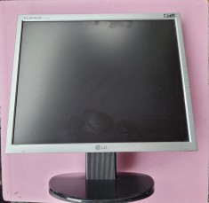 monitor LCD LG - de 17 inch