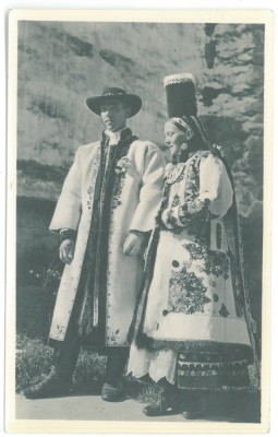 534 - TARPIU, Cluj, ETHNIC Family, Romania - old postcard, real Photo - used - 1940 foto