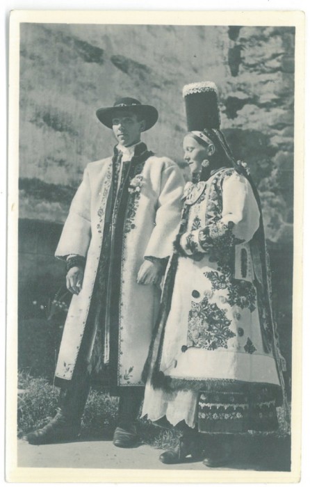 534 - TARPIU, Cluj, ETHNIC Family, Romania - old postcard, real Photo - used - 1940