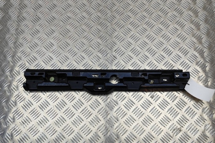 Suport prag lateral dreapta față BMW 5 G30 2017 OEM: 7387348,51777387348 22944510