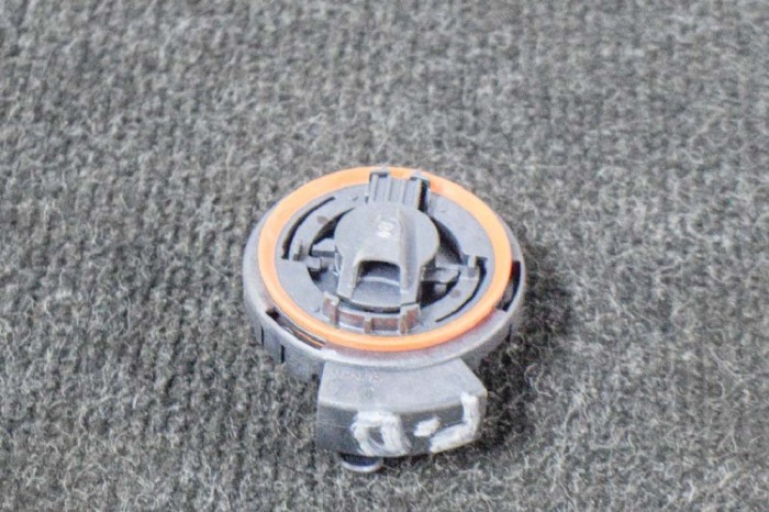 Senzor de impact dreapta față TESLA MODEL 3 2018 OEM: 1036762-00-A 11208207