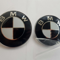 Emblema alb/negra BMW E46 E39 E60 E90 + alte modele 82/76 mm