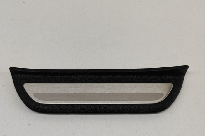 Ornament prag st&acirc;nga spate KIA XCEED CD 2020 OEM: 85878-J7700,85877-J7700WK | 28098759