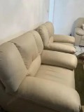 Două fotolii crem elegante stare foarte bună