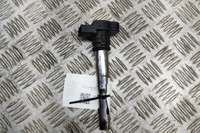 Bobina de inducție de &icirc;naltă tensiune AUDI A6 4F2, C6 2005 OEM: 07K905715F,78231005 | 22421035