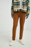 Levi&#039;s pantaloni barbati, culoarea maro, mulata