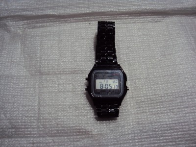 ceas electronic retro foto