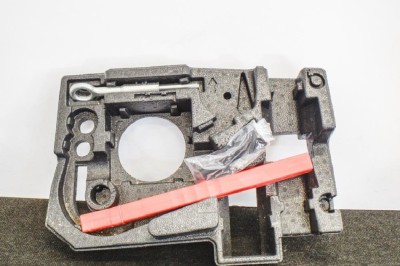 Spuma portbagaj VOLVO V40 Hatchback 2017 OEM: 27R033996,31445512,31321006 10878092 foto