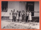 AMS @ - FOTO ACADEMICIANUL CRISTOFOR SIMIONESCU CU CADRELE DIDACTICE ALE SCOLII DIN SATUL PLOPENI, COM. SALCEA, CU DEDICATIE SI AUTOGRAF A , 1963