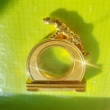 F837-Stativ foto mic JAGUAR bronz masiv aurit frumos executat stare buna.