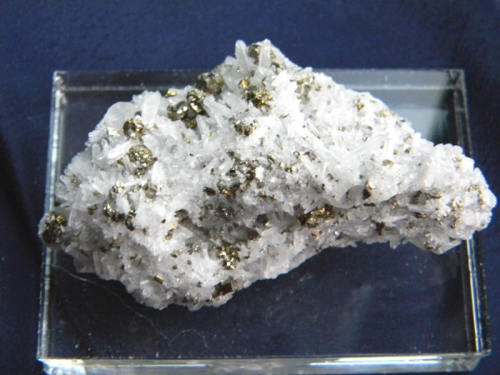 Specimen minerale - CUART SI PIRITA (C9)