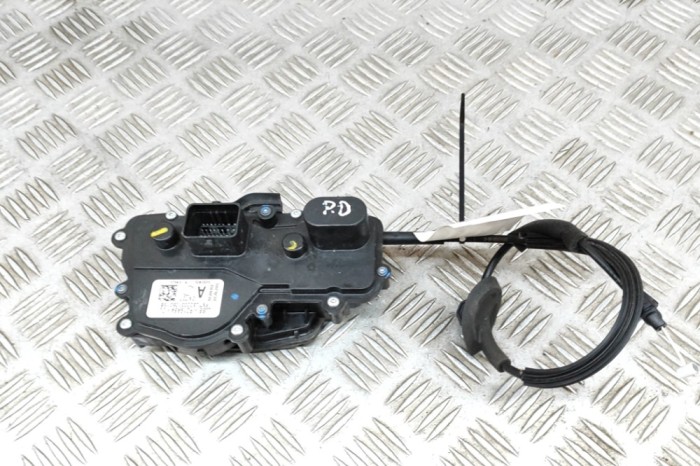 &Icirc;ncuietoare ușă dreapta față FORD USA Mustang Mach-E 2022 OEM: LJ8B-R219A64-CL 22750018