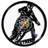 Ceas de Perete Decorativ &ldquo;Extreme Motocross&rdquo;, Realizat din Disc Vinil Reciclat, Negru, Mecanism Quartz Silențios, 30 cm