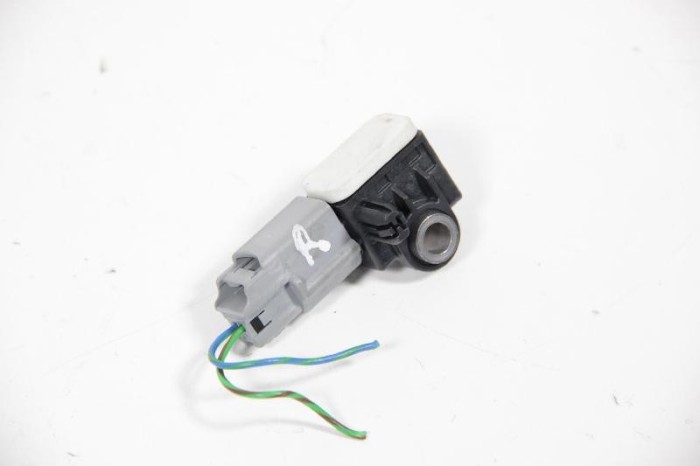 Senzor de impact lateral dreapta VOLVO XC60 2013 OEM: 31334336 3137407