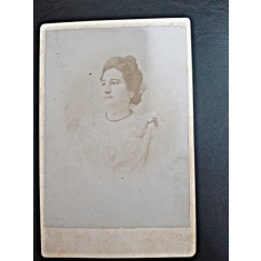 Fotografie pe carton, portret de femeie, perioada interbelica