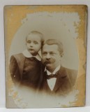 TATAL CU FIUL IN STUDIO , FOTOGRAF BUCURESTEAN , FOTO CABINET , CCA. 1900