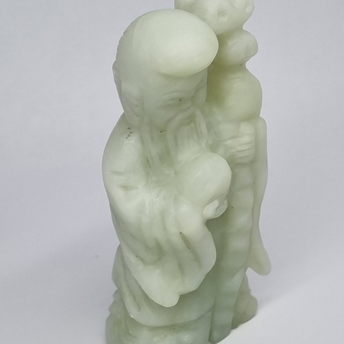 Sculptura veche, vintage batran chinez din piatra naturala Jad