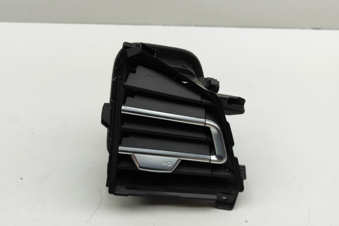 Gura de ventilație planșa de bord AUDI Q4 SUV F4B 2024 OEM: 89C820902,89C820902A | 32042921