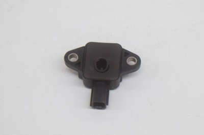 Senzor de impact st&amp;acirc;nga față TESLA MODEL S 2017 OEM: 1005275-00-A,01181780C59 12563635 foto