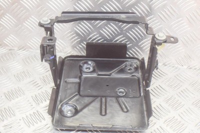 Suport baterie JAGUAR I-PACE X590 2020 OEM: J9D3-10723-A,J9D3-10718-AA,J9D3-10723-AB | 12182236 foto