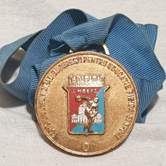 Medalie premiu cu panglica de gat CAMPION Bucuresti - elevi - pionieri - scolari