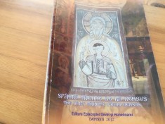 SFANTA TREIME DE LA DENSUS. EDITIE BILINGVA EPISCOPIA DEVEI SI HUNEDOAREI 2012 foto