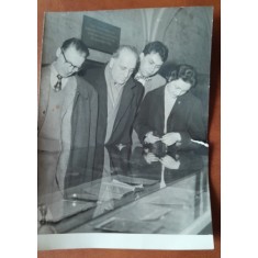 Fotografie, Petru Dumitriu, sotia lui Petru Dumitrie, Demostene Botez la Praga, perioada comunista
