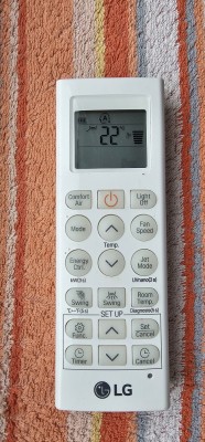 TELECOMANDA AER CONDITIONAT LG AKB76038403 , ORIGINALA IN STARE FOARTE BUNA .FUNCTIONEAZA . foto