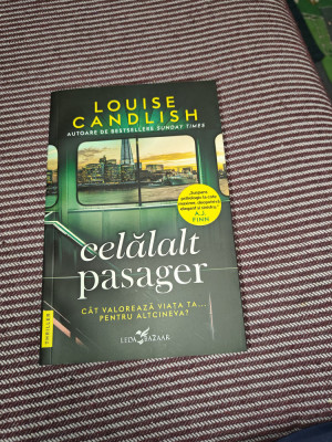 LOUISE CANDLISH: CELALALT PASAGER foto