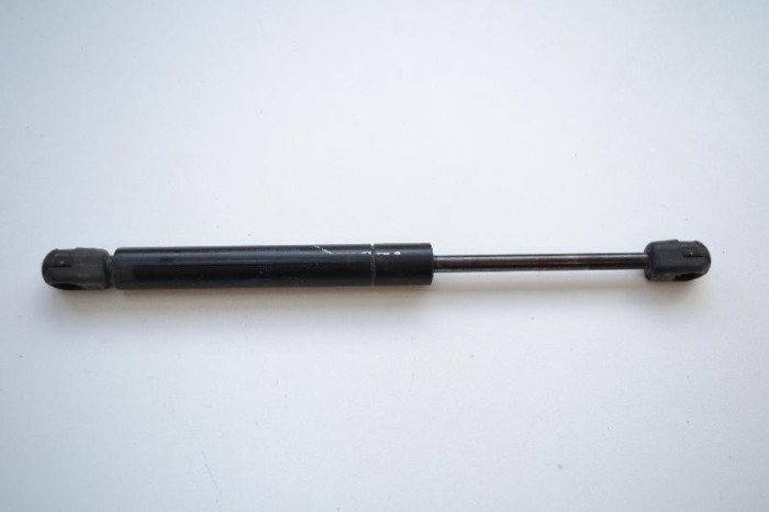 Amortizor capota dreapta față AUDI TT 8N3 2001 OEM: 8N0823359 2387649