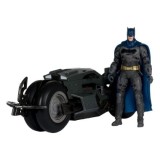 The Flash DC Multiverse Vehicle Batcycle cu figurina Batman
